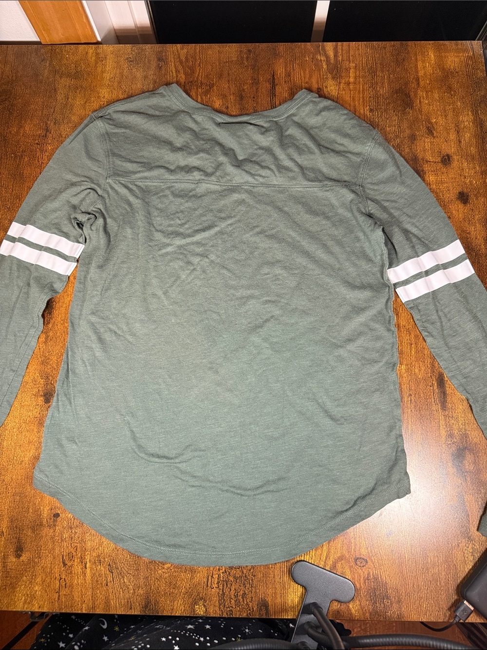 PINK Victoria’s Secret XXS Olive Green Varsity Long Sleeve Dog Logo Tee - Picture 4 of 4